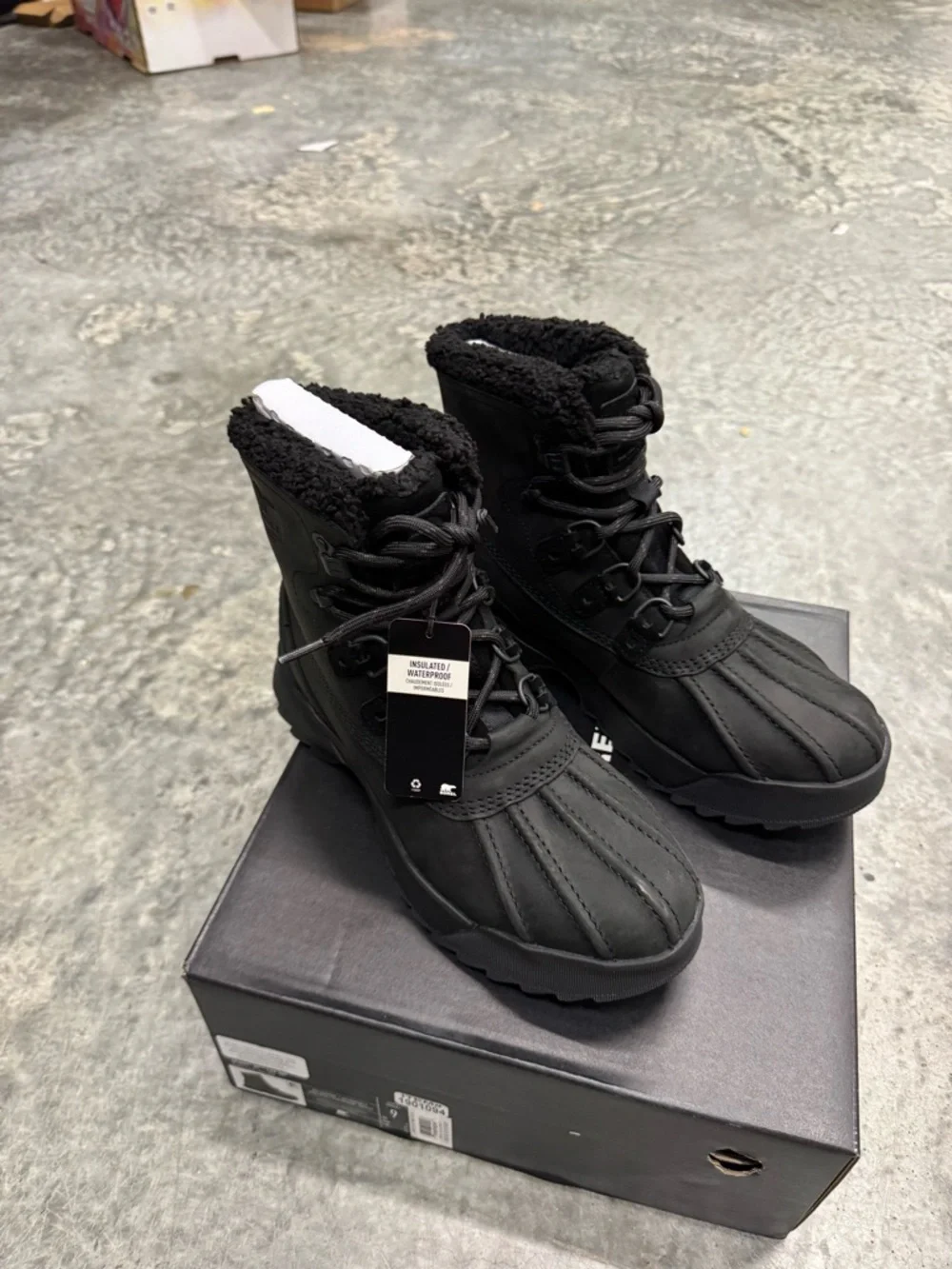 SOREL Men's Scout 87 Lux Waterproof Hiking Boot  Size 9